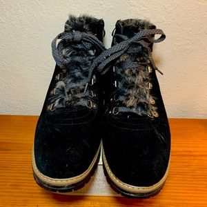 Sporto Water Resistant Black Suede Lace-Up and Side Zipper Ankle Boots Size 10 W